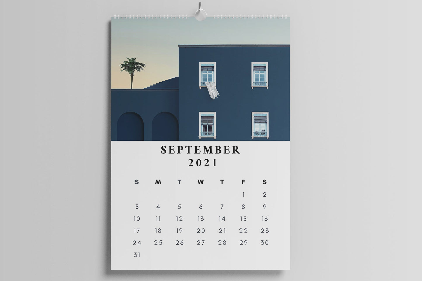 تقاويم مكتبية وجدارية مطبوعة مخصصة بجودة عالية لتعزيز علامتك التجارية